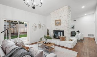 3226 Summit Dr, Escondido, CA 92025