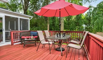 9908 DICKENS Ave, Bethesda, MD 20814