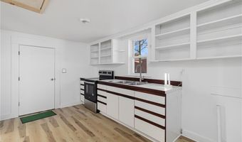 1609 W Main Rd, Middletown, RI 02842