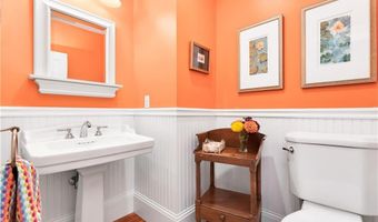 82 Sefton Dr, Cranston, RI 02905