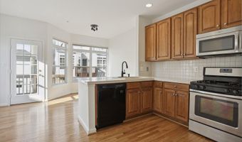 5133 GARDNER Dr, Alexandria, VA 22304