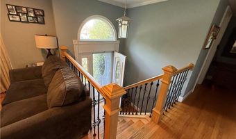 1 Edgewood Ave, Hopkinton, RI 02804