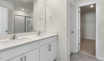 1061 Misty Creek Dr, Aberdeen, NC 28315
