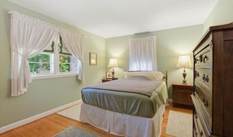 4703 EXETER St, Annandale, VA 22003