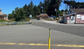 735 3RD St, Bandon, OR 97411