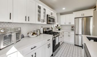 4609 HILLSIDE Rd SE, Washington, DC 20019