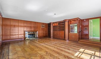 28 S Hill Dr, Cranston, RI 02920