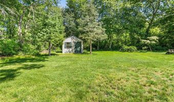 105 Fairfield Dr, North Kingstown, RI 02852