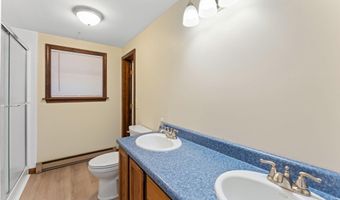 13 Cortland Cir, Bangor, ME 04401