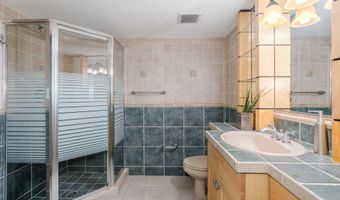 9715 SINGLETON Dr, Bethesda, MD 20817
