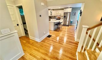 20 Robert Ave, Warwick, RI 02818