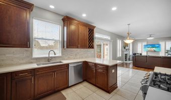 6 Yorkshire Ct, Algonquin, IL 60102
