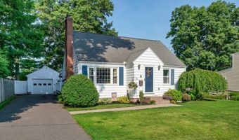 16 Raymond Pl, Cromwell, CT 06416