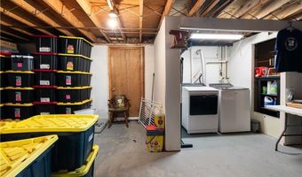 43 Academy Ave, Bristol, RI 02809