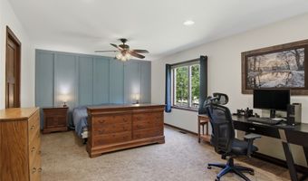 1301 Sandy Ridge Ln, Altoona, WI 54720