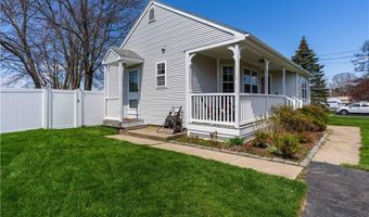 3 Mallory Ct, Bristol, RI 02809