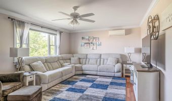 123 Lasalle Dr, Bangor, ME 04401