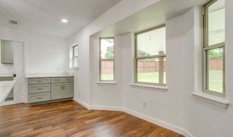 220 Rolling Hills Dr, Aledo, TX 76008