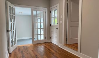 41 Woods Ave, Bergenfield, NJ 07621