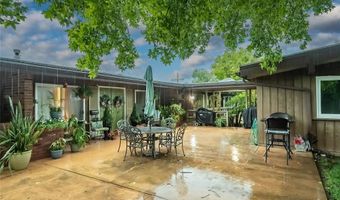 110 Coral Ter 13, Ballwin, MO 63011