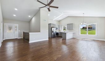 126 Woodland Hills Ct, Alton, IL 62002