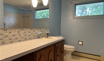 150 Jeffrey Dr, Amherst, NY 14228