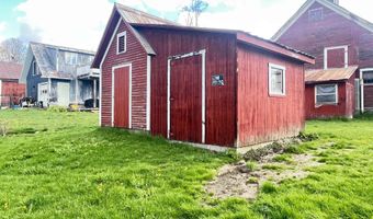 22 Church St, Burke, VT 05871