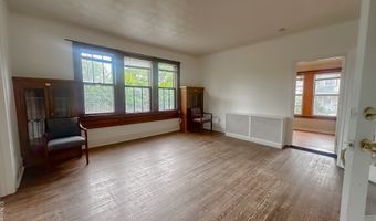 26 Stoehrs Pl, Bridgeport, CT 06606