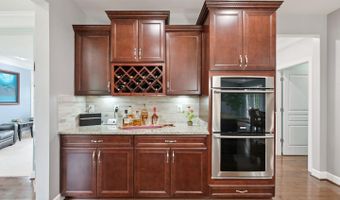 7 HEARTWOOD Ter, Rockville, MD 20855