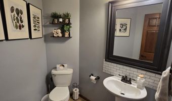 1905 Country Meadows Pl, Beatrice, NE 68310