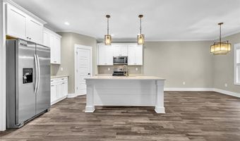 616 Whispering Pines Dr, Macon, GA 31211