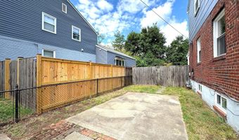5700 FENWICK Dr, Alexandria, VA 22303
