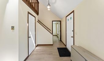 13 Cortland Cir, Bangor, ME 04401