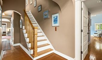 12 Ashley Dr, Belfast, ME 04915