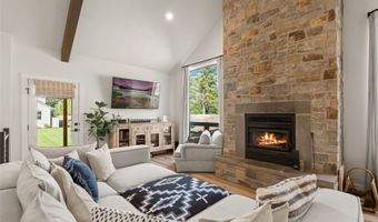 14833 Sunburst Dr, Bigfork, MT 59911