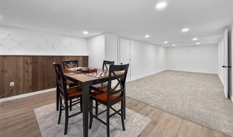 6785 NW 10th St, Des Moines, IA 50313