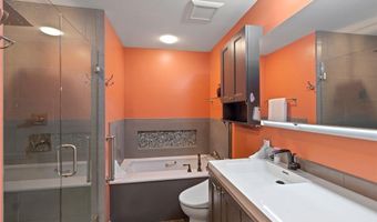 608 Highview Circle Dr, Ballwin, MO 63021