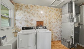 131 Riverside Dr, Alma, MI 48801