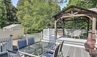247 Oaklawn Ave, Cranston, RI 02920