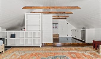 35 Second St, Newport, RI 02840