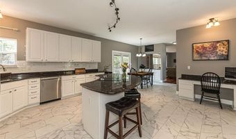733 Castle Ridge Dr, Ballwin, MO 63021