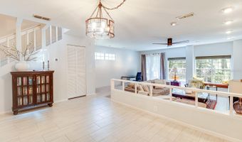 641 MAPLE OAK Cir 101, Altamonte Springs, FL 32701