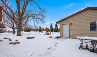11 Linda Ln, Aberdeen, SD 57401