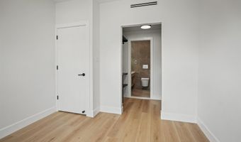 31 W 46TH St 1, Bayonne, NJ 07002