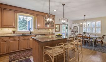 7205 RADNOR Rd, Bethesda, MD 20817