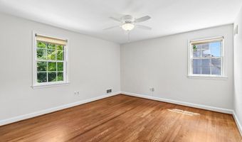 5601 KIRKWOOD Dr, Bethesda, MD 20816