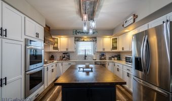 23 Indian Rings Rd, Big Timber, MT 59011