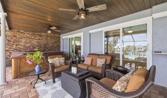 831 CHIPAWAY Dr, Apollo Beach, FL 33572