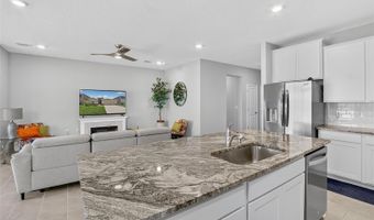 5657 HAWKS CAY St, Apollo Beach, FL 33572