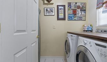 866 Washington St, Bay St. Louis, MS 39520